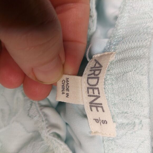 Woman's High-Low Ardene Green Lace Dress. - Picture 10 of 12